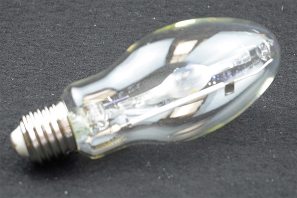 金屬鹵素光源和LED光源有什么區別？